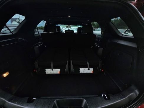 Used 2019 Ford Explorer XLT w/ Equipment Group 202A AWD/4WD image 23
