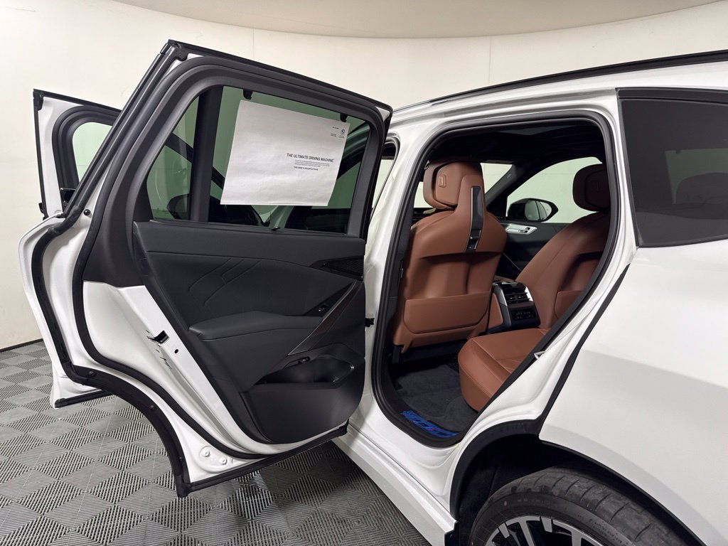 New 2027 BMW X5 xDrive40i w/ M Sport Professional Package AWD/4WD image 34
