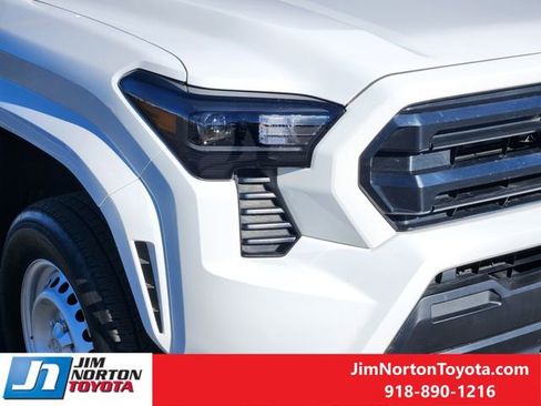 Used 2025 Toyota Tacoma SR image 9