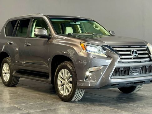 Used 2017 Lexus GX 460 image 3