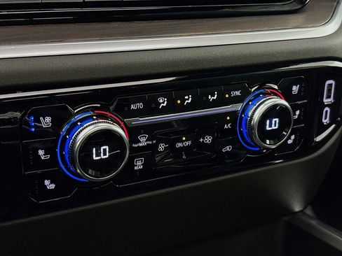 New 2026 GMC Sierra 1500 SLT w/ SLT Premium Package image 16