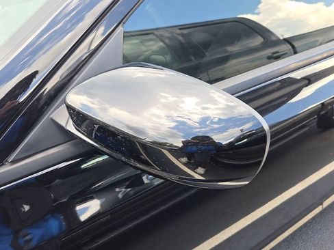 Used 2023 Chrysler 300 Touring w/ Sport Appearance Package RWD image 12