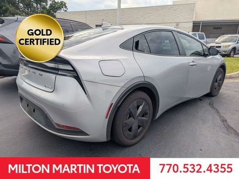 Used 2025 Toyota Prius Plug-In Hybrid FWD image 3