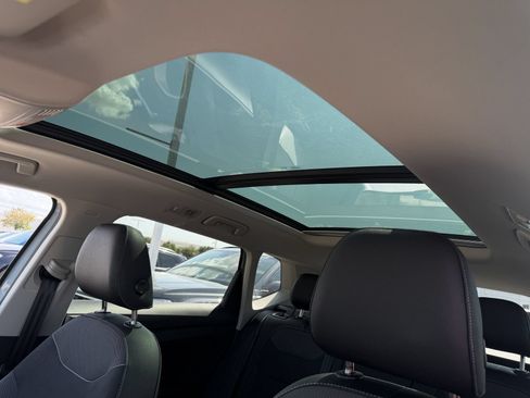 New 2026 Volkswagen Taos SE FWD image 25