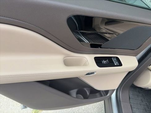 Used 2024 Lincoln Aviator 2WD w/ Premium Package image 12