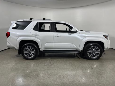 New 2026 Toyota 4Runner Limited AWD/4WD image 2