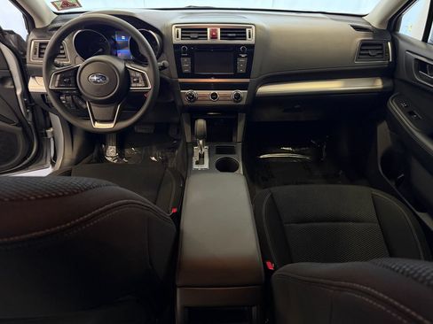 Used 2019 Subaru Outback 2.5i AWD/4WD image 17