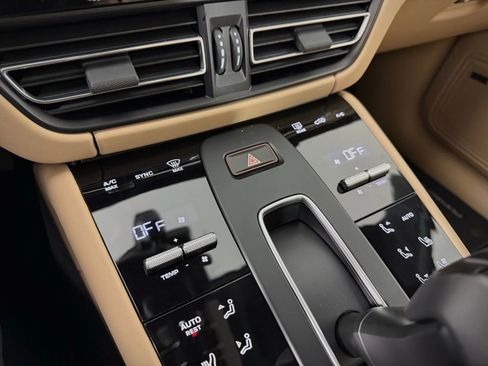 New 2026 Porsche Macan AWD/4WD image 25