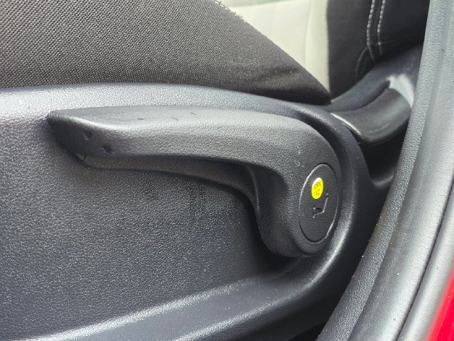 Certified 2025 Hyundai Venue SEL FWD image 25