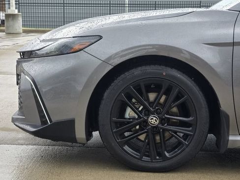 Used 2025 Toyota Camry SE w/ Convenience Package FWD image 6