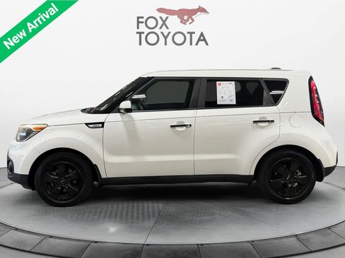 Used 2017 Kia Soul FWD image 3