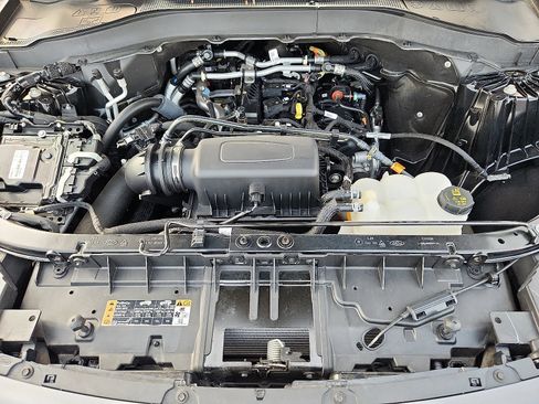 Certified 2022 Ford Explorer XLT w/ Equipment Group 202A image 29