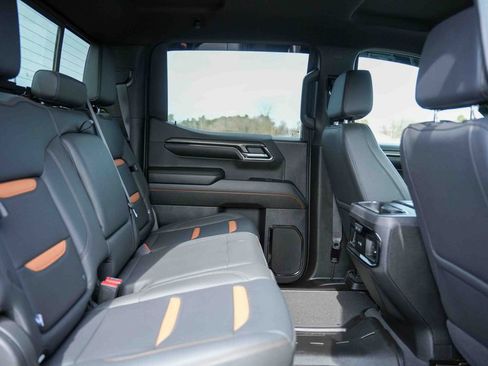 Used 2024 GMC Sierra 1500 AT4 w/ Technology Package image 24