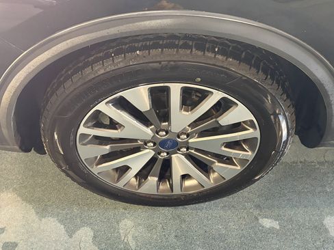 Used 2020 Ford Escape Titanium AWD/4WD image 27