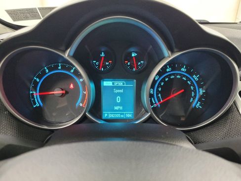 Used 2015 Chevrolet Cruze LT w/ Technology Package FWD image 23