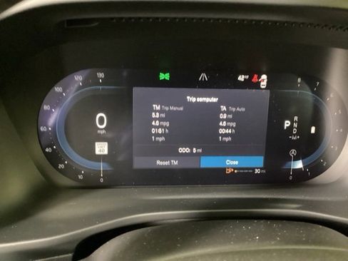 New 2025 Volvo XC40 B5 Ultra w/ Climate Package image 33