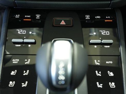 New 2026 Porsche Macan AWD/4WD image 21