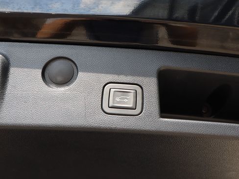 Used 2025 Chevrolet Equinox RS w/ Convenience Package III FWD image 17