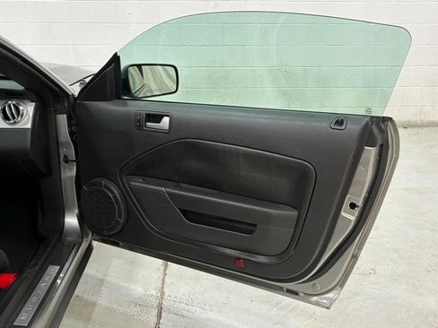 Used 2009 Ford Mustang GT Premium RWD image 14