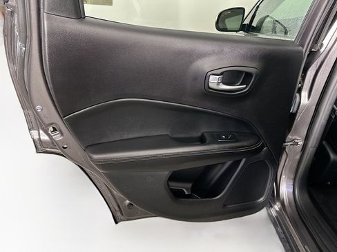 Used 2018 Jeep Compass Latitude w/ Popular Equipment Group image 26