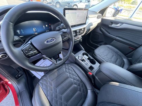 Used 2024 Ford Escape SE w/ PHEV Premium Package image 17