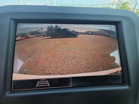 Used 2023 Chevrolet Equinox LS FWD image 17