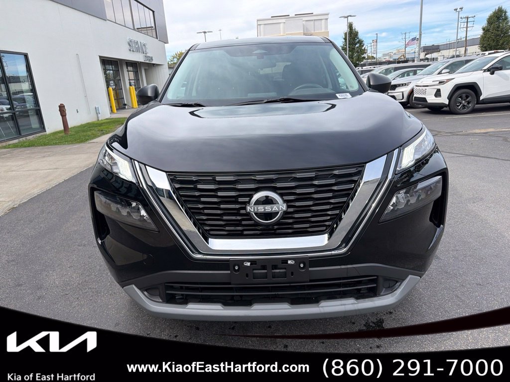Used 2023 Nissan Rogue S AWD/4WD image 4