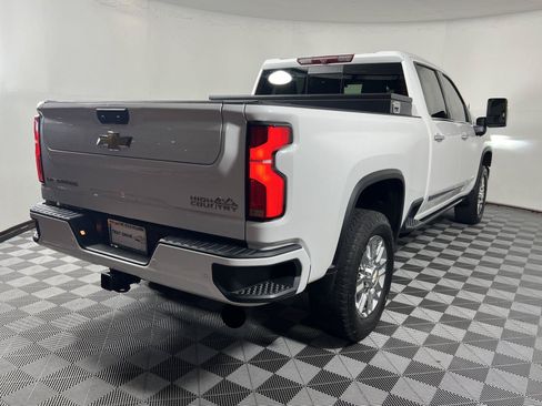 Used 2024 Chevrolet Silverado 2500 High Country w/ LPO, Dark Essentials Package AWD/4WD image 7