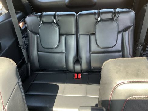 Used 2025 Ford Explorer ST AWD/4WD image 16