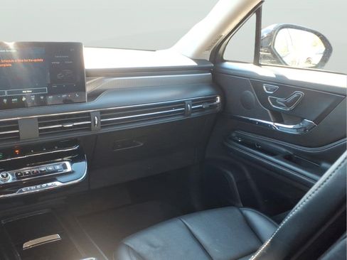 Used 2023 Lincoln Corsair Reserve w/ Jet Appearance Package image 12