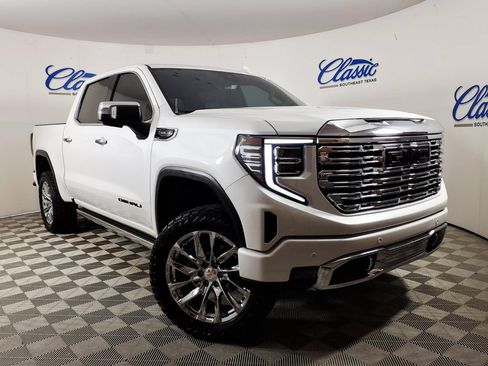 Used 2024 GMC Sierra 1500 Denali w/ Technology Package AWD/4WD image 1