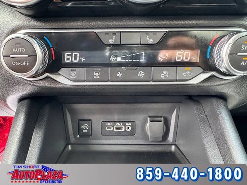 Used 2025 Nissan Sentra SR w/ Midnight Edition FWD image 32