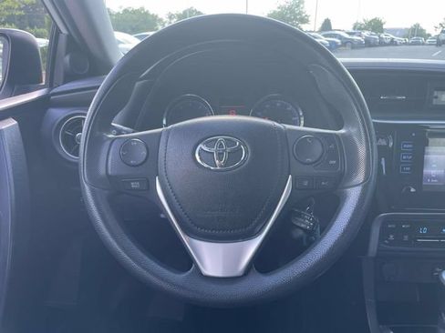 Used 2019 Toyota Corolla LE FWD image 12