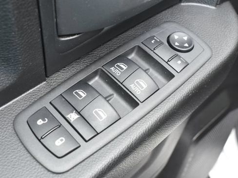 Used 2022 RAM 1500 Express w/ Wheel & Sound Group AWD/4WD image 18