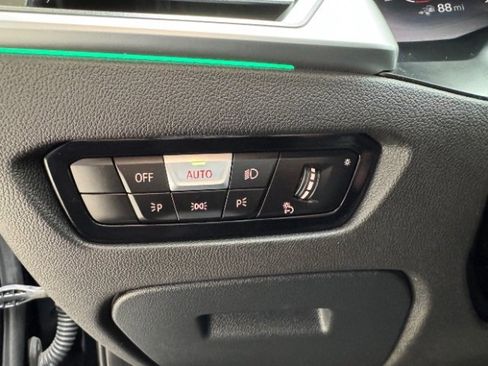 Used 2021 BMW 330e xDrive 330e xDrive image 27