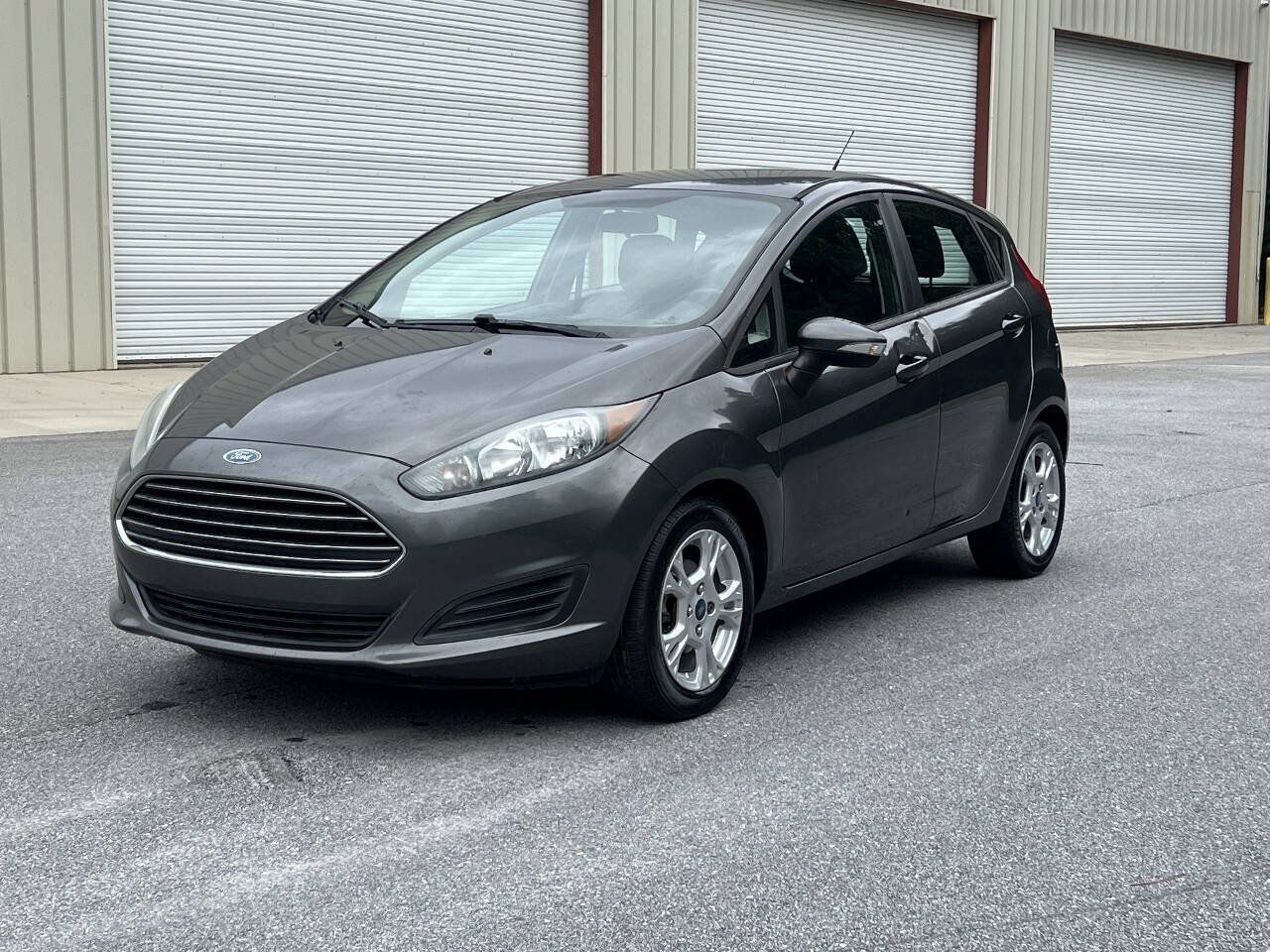 Used 2015 Ford Fiesta SE FWD image 2