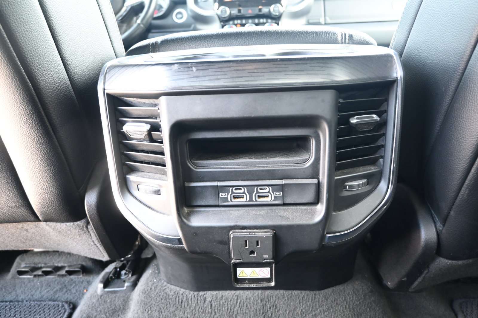 Used 2024 RAM 1500 Laramie RWD image 24