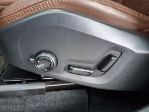 Used 2023 Volvo XC60 B5 Ultimate w/ Protection Package Premier image 14