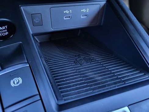 New 2025 Nissan Kicks SV w/ Illumination Package image 12