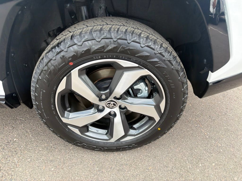 Used 2023 Toyota RAV4 SE w/ Weather & Moonroof Package AWD/4WD image 33