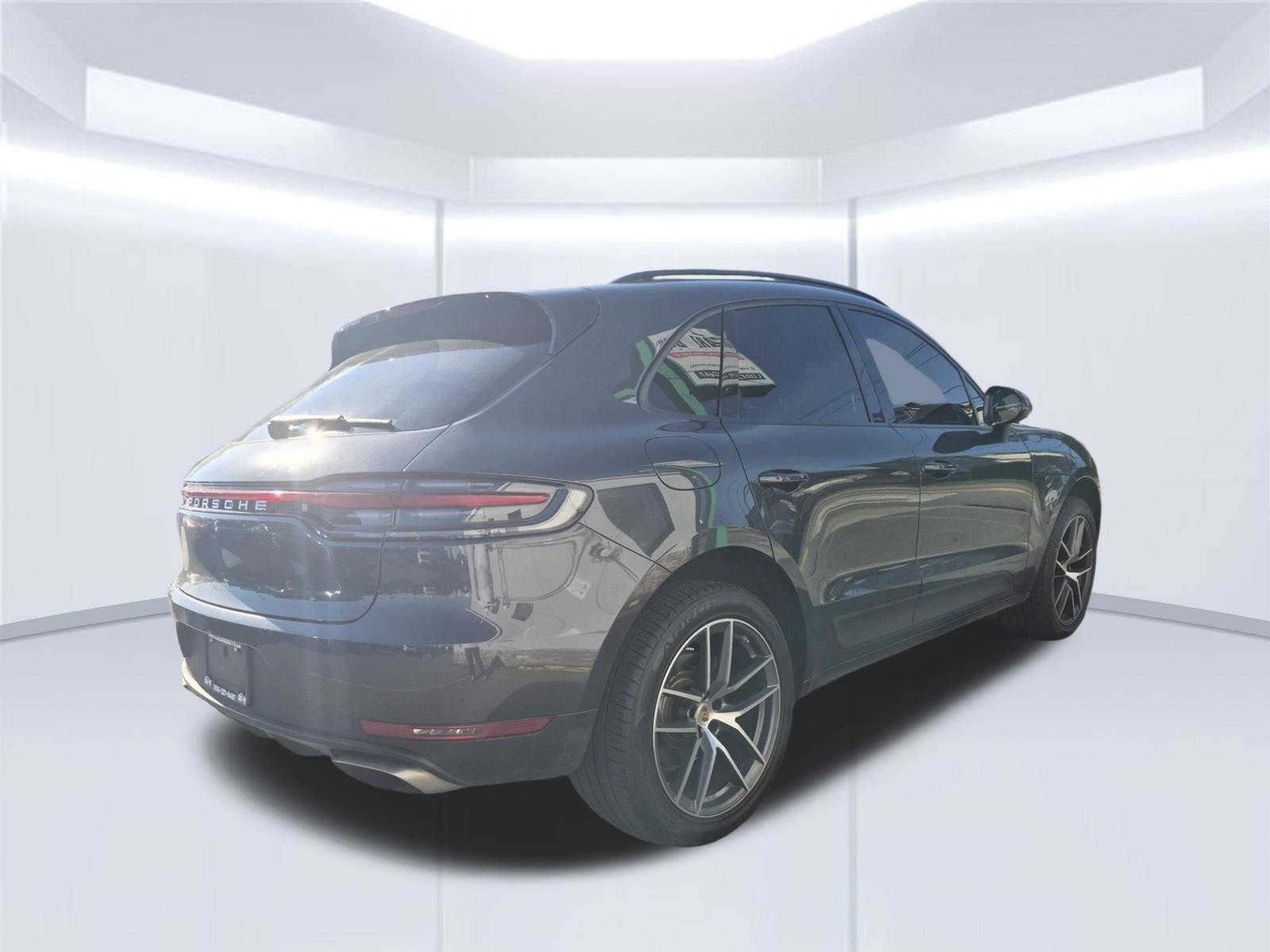 Used 2019 Porsche Macan AWD/4WD image 3