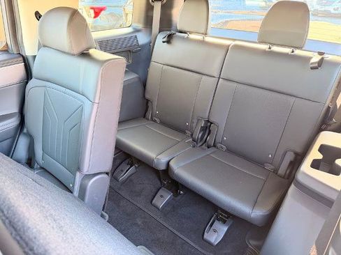 Used 2025 Hyundai Santa Fe SEL FWD image 30