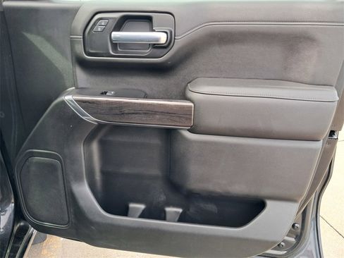 Used 2022 Chevrolet Silverado 1500 LTZ w/ Z71 Off-Road Package image 16