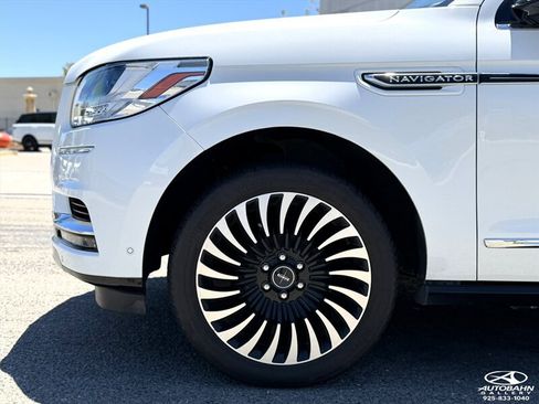 Used 2021 Lincoln Navigator Black Label w/ Cargo Convenience Package AWD/4WD image 10
