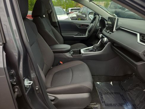 Certified 2024 Toyota RAV4 LE AWD/4WD image 17