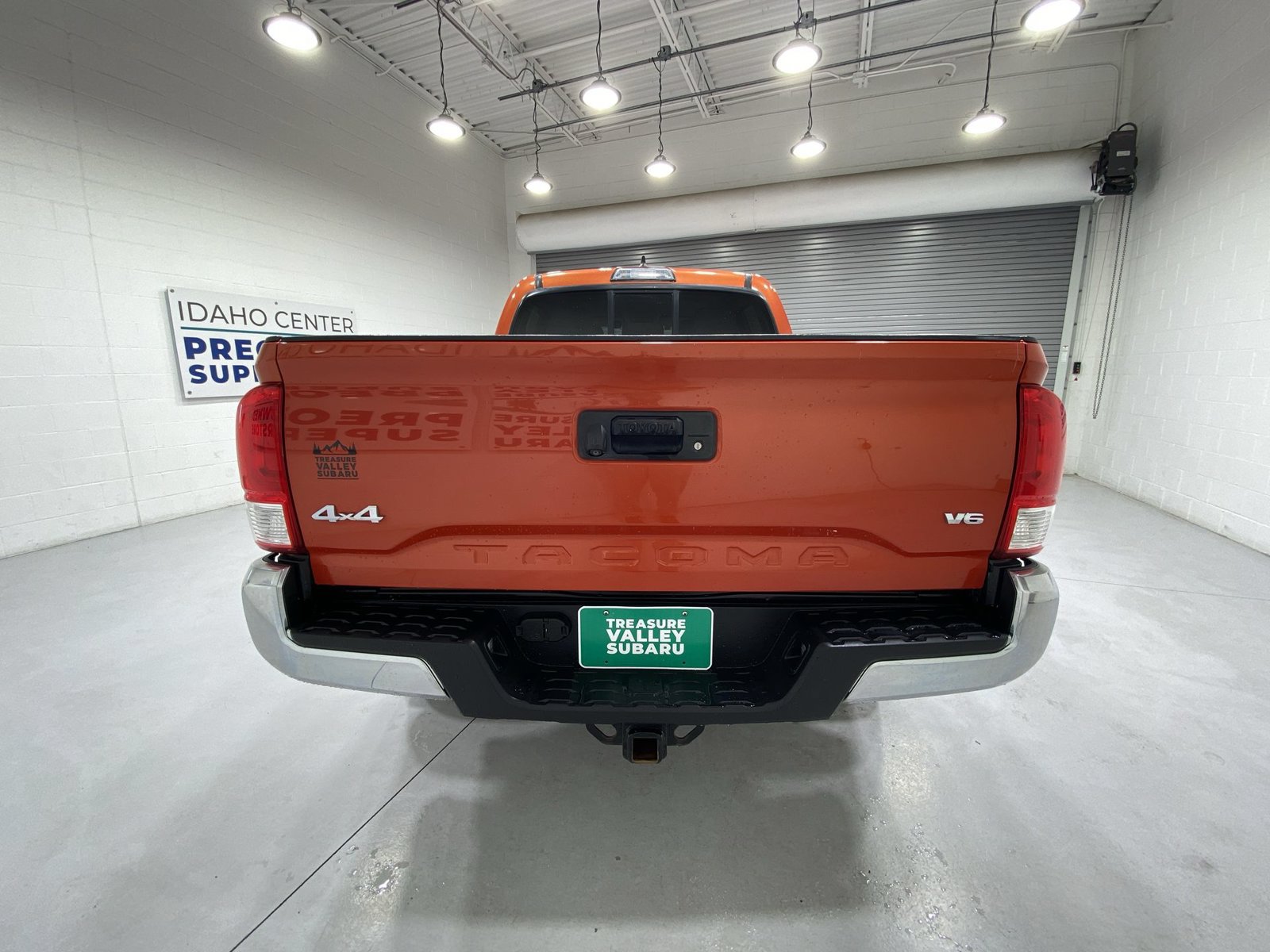Used 2017 Toyota Tacoma SR5 w/ Tow Package AWD/4WD image 7