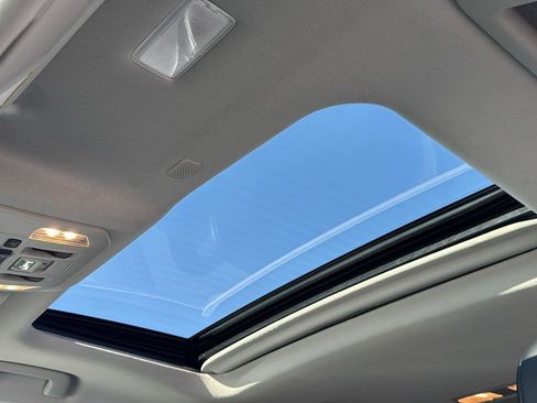 Used 2022 Toyota Highlander XLE image 22