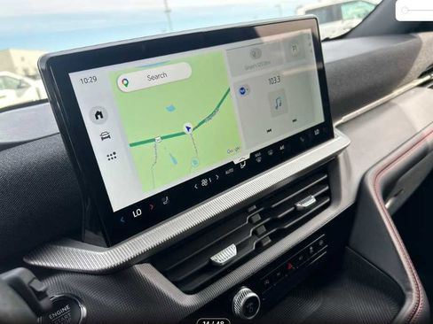 Used 2025 Ford Explorer ST-Line w/ ST-Line Street Pack image 9