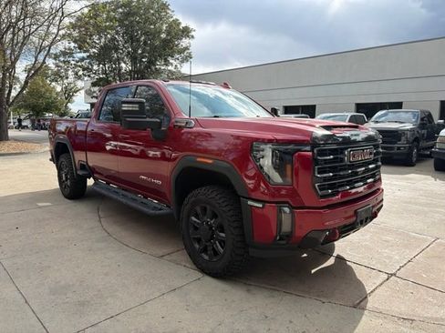 Used 2024 GMC Sierra 2500 AT4 w/ Technology Package AWD/4WD image 9