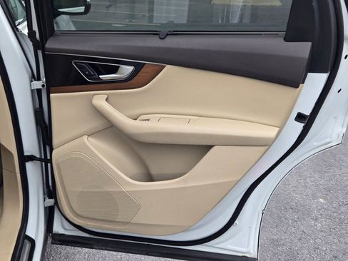 Used 2017 Audi Q7 3.0T Premium Plus w/ Premium Plus Package image 8